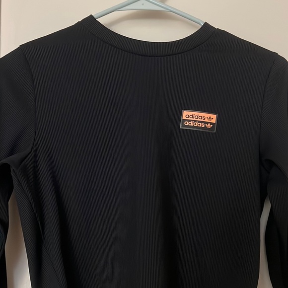 NWT adidas black and orange crop top long sleeve size: S - Picture 2 of 8